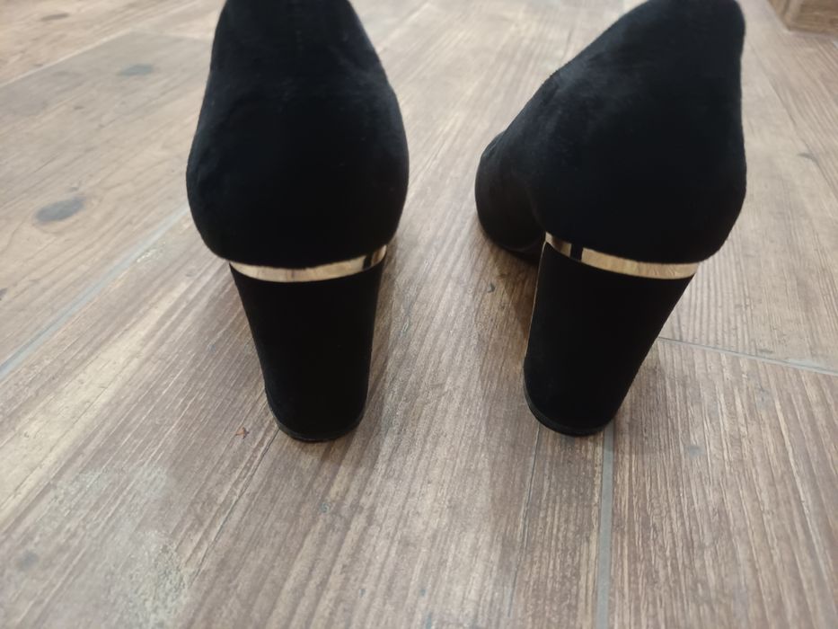 Buty czarne zamszowe