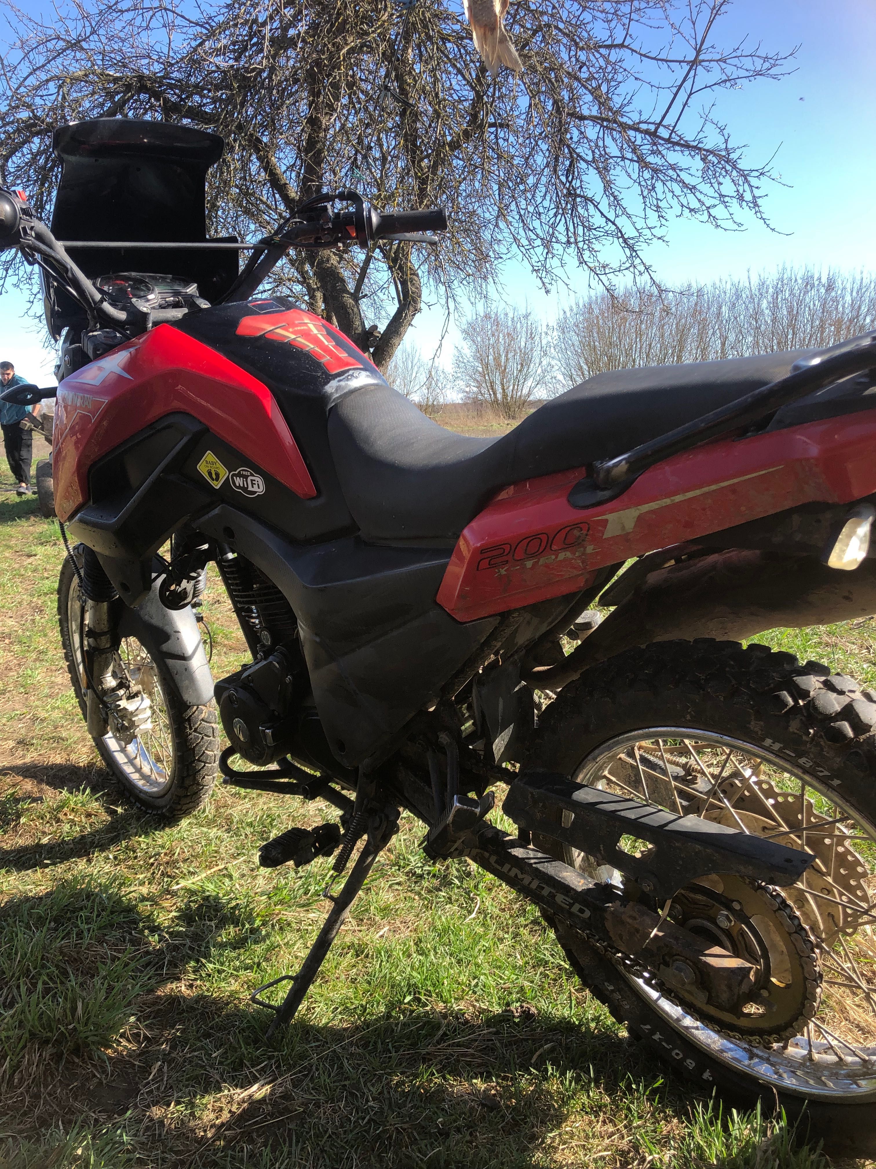 Продам мотоцикл SNHERAY 200 X-TRAIL