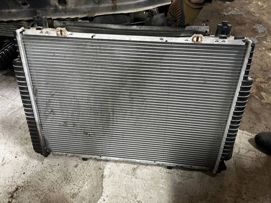 Радіатор/радиатор охолодження двигуна Mercedes 202, 124, 140, 209, 211