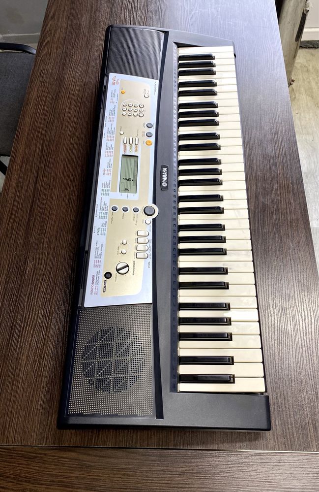 Yamaha PSR-R200 обучающий синтезатор