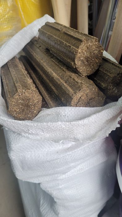 Брикеты топливные. Доставка (25кг)