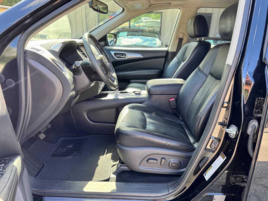 Nissan Pathfinder SL      2017