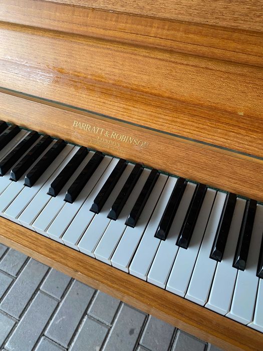 Pianino Barratt & Robinson
