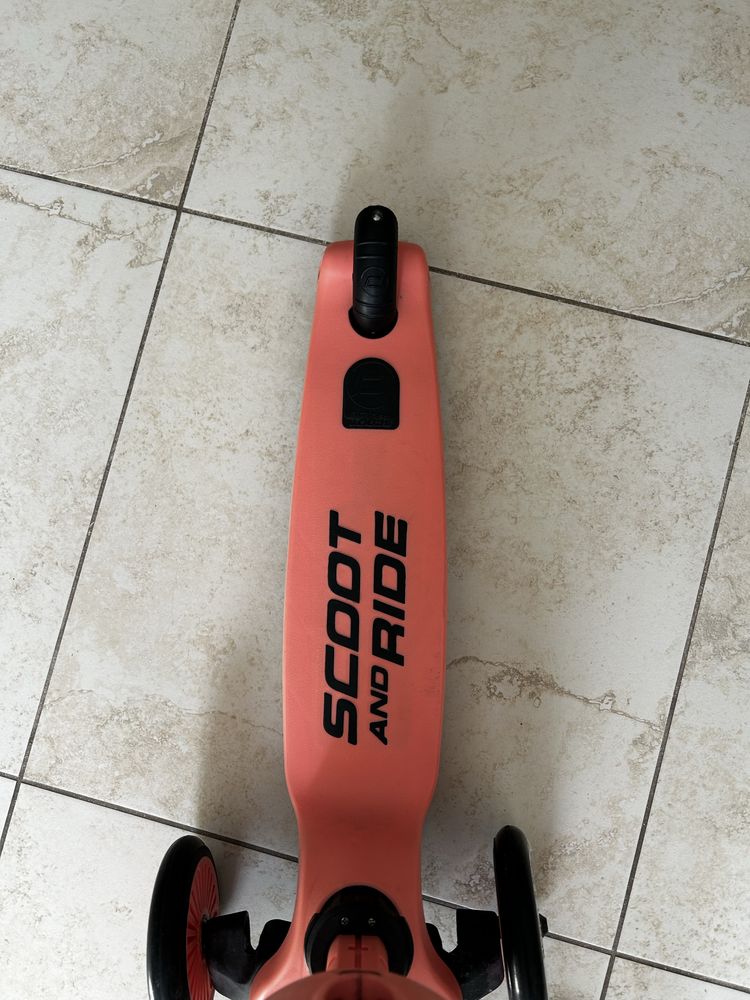 Scoot and ride High wigh hulajnoga i jedzik  2W1 + KASK / PEACH