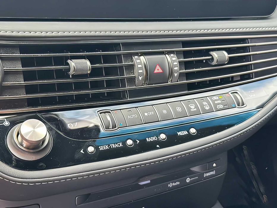 Lexus LS 500      2021