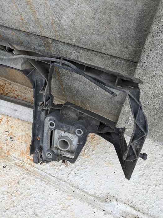 Audi A3 8L 1.8 B Pas Przedni Belka Wzmocnienie