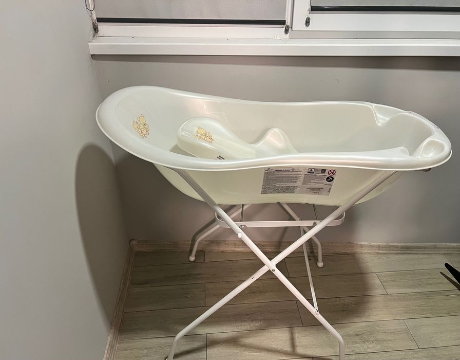 ПРОДАМ дитячу ванночку на підставці