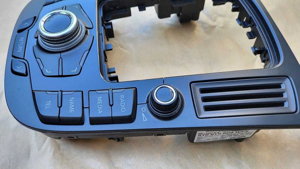 AUDI  A4 B8 , A5 8T , Q5 panel sterowania MMI .