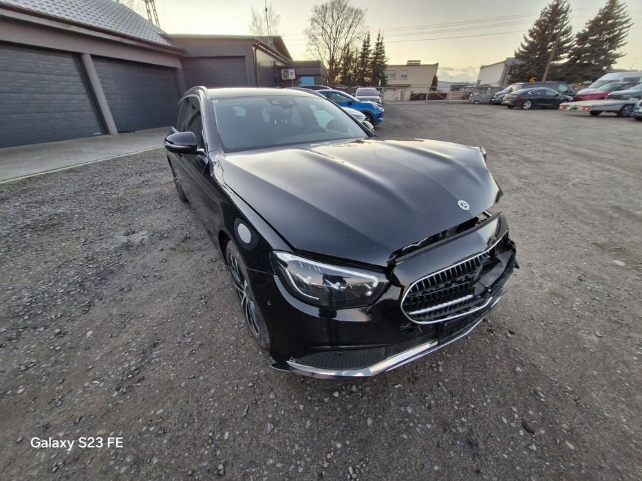 Mercedes-Benz Klasa E Mercedes E-Klassa 300de plug-in diesel automat 2023r