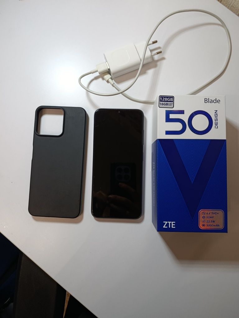 ZTE 8050 Blade V50 Design
