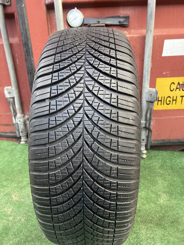 *Opona Goodyear 235/55/18 pojedynka