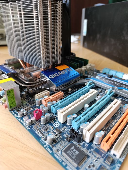 Płyta Gigabyte EX58-UD5 + xeon 6 rdzeni + 8GB ram + chłodzenie