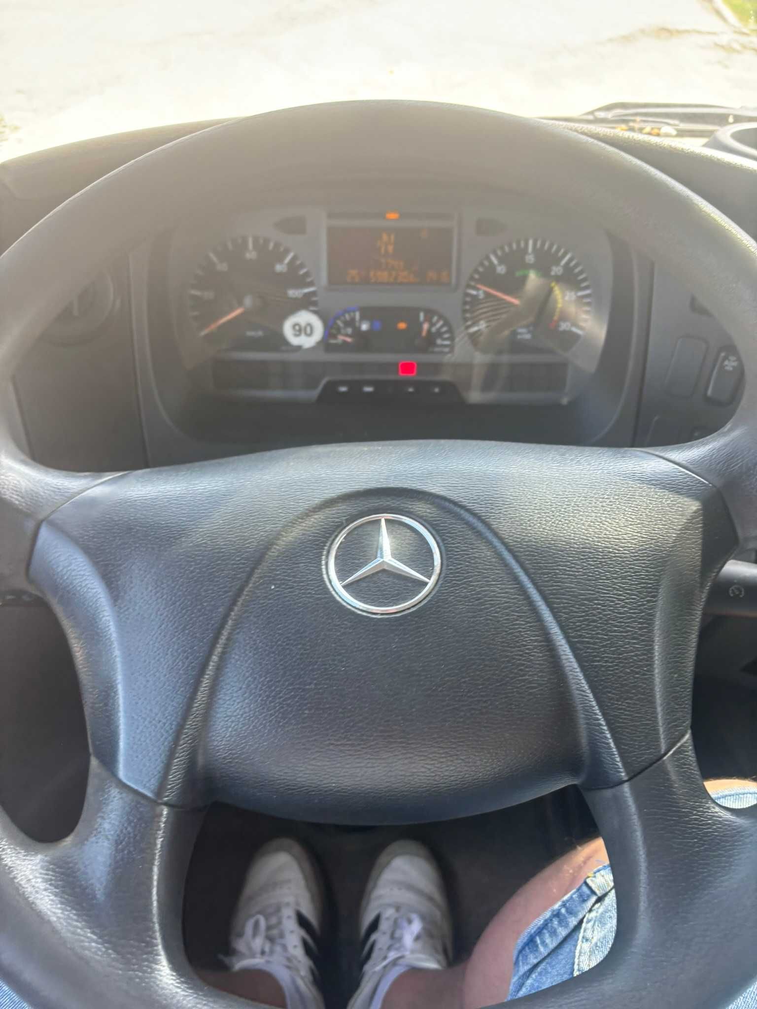 Mercedesa Atego  izoterma Winda