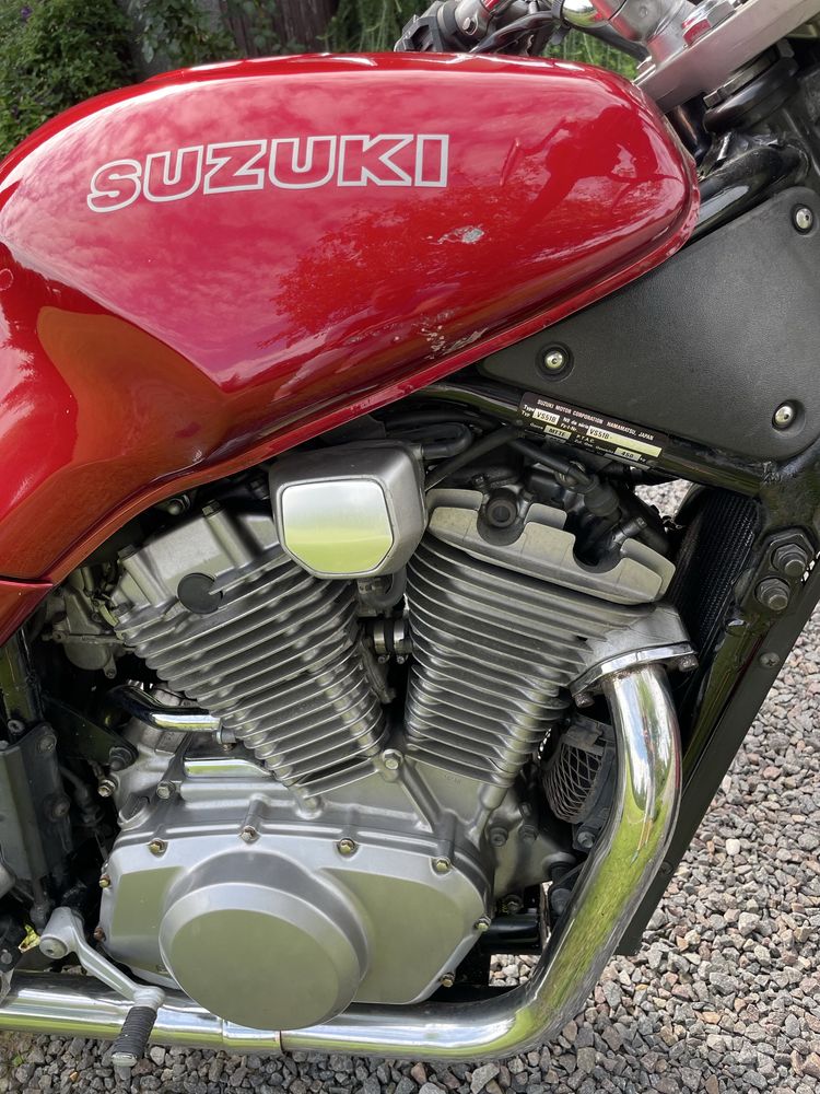 Suzuki      vX800