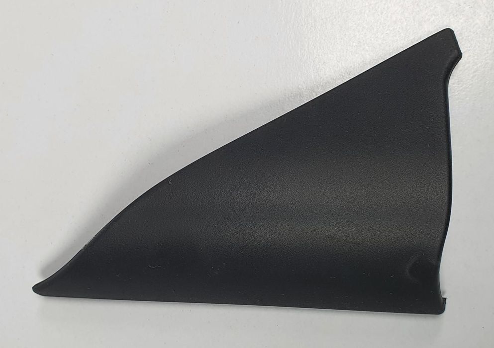 OSŁONA TRÓJKĄT DRZWI PRAWY TYŁ AUDI A6 C6