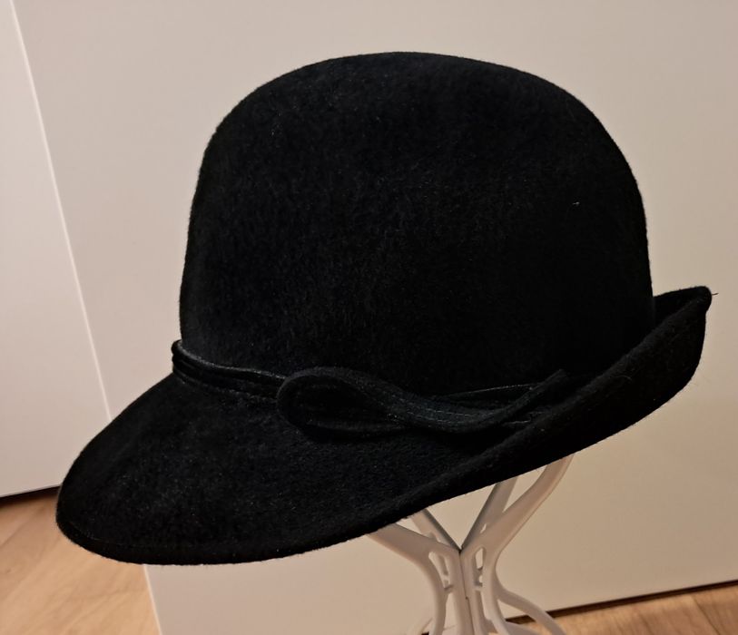 Kapelusz damski czarny,welurowy,stan idealny