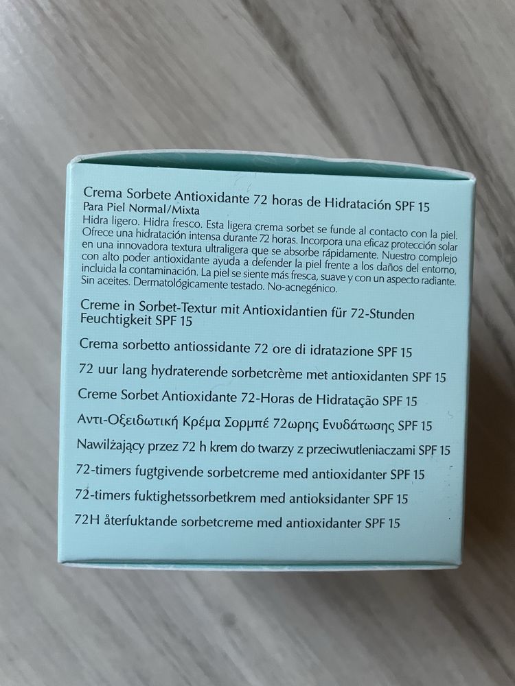 Estee lauder DayWear SPF15