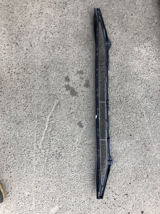 Нижня решітка переднього бампера Audi A4 B8  S-line 8K0807647A решетка