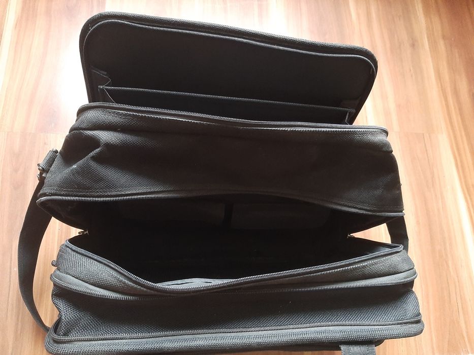 Torba na laptopa i dokumenty