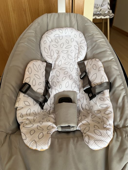 Espreguiçadeira 4Moms Mamaroo 5 com redutor