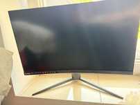 Monitor msi g24 zagięty - chyba uszkodzony