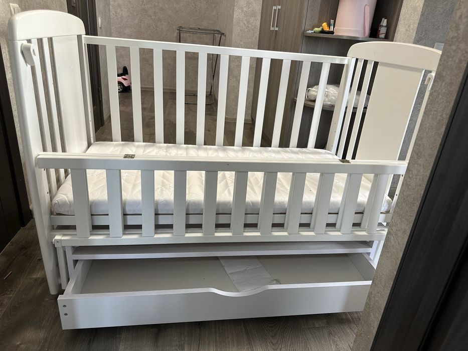 Дитяче ліжечко )