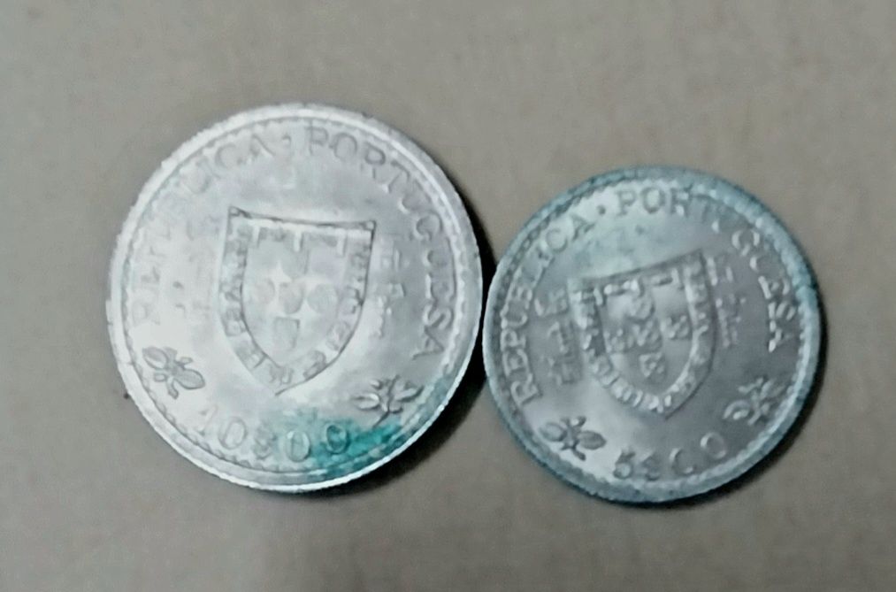 2 moedas comemorativas 5 e 10 escudos prata