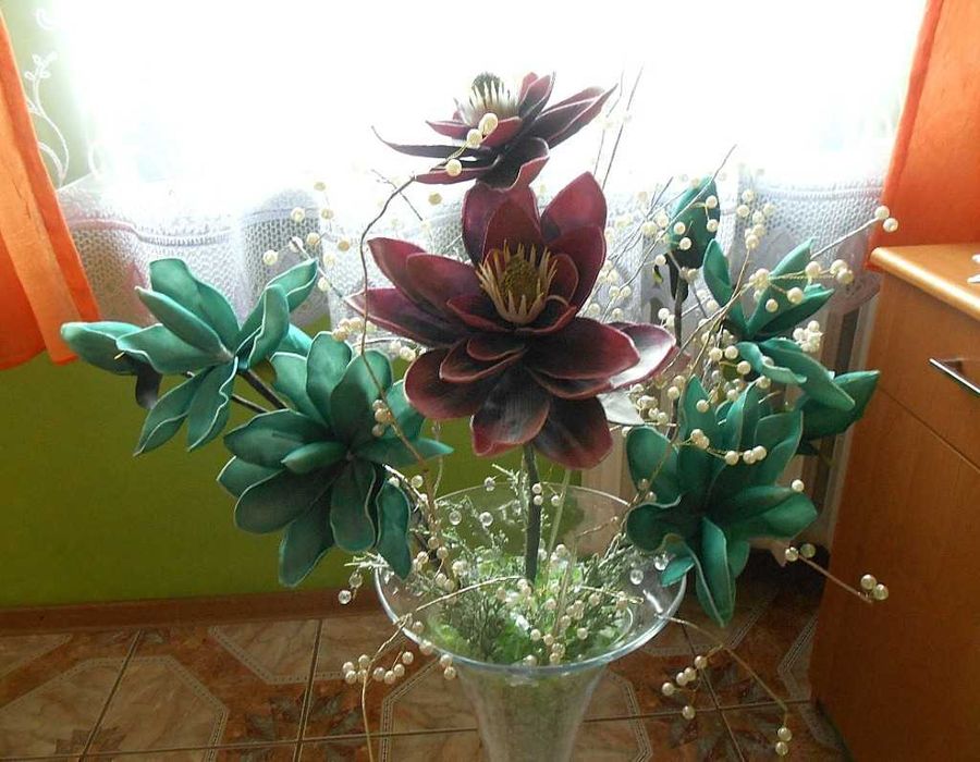 Gałązki kwiatów mangolii 3 szt. typu ozdobne  + gratis gałązki srebrne