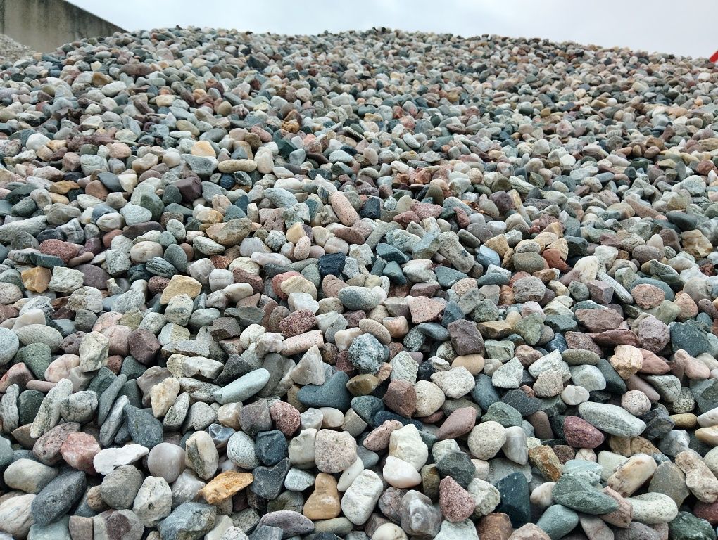 Kamień ogrodowy żwir płukany okrągły łamany dalmatyńczyk grys granitow