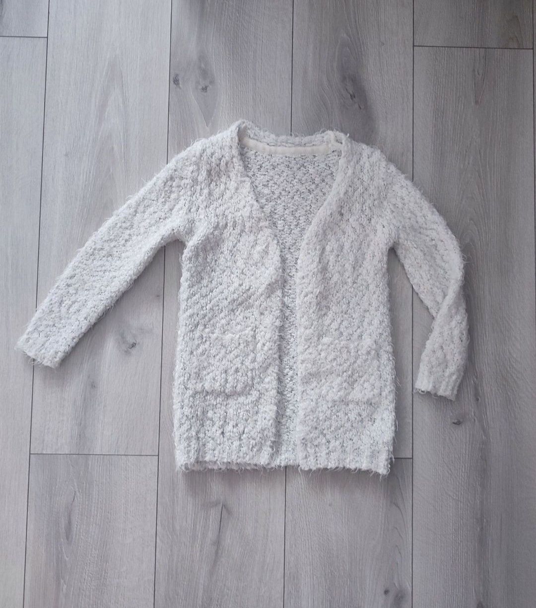 Śliczny sweterek sweter dziewczęcy r.116