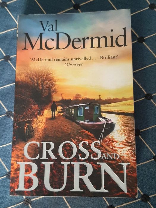Literatura Internacional de Val McDermid "Cross and Burn"