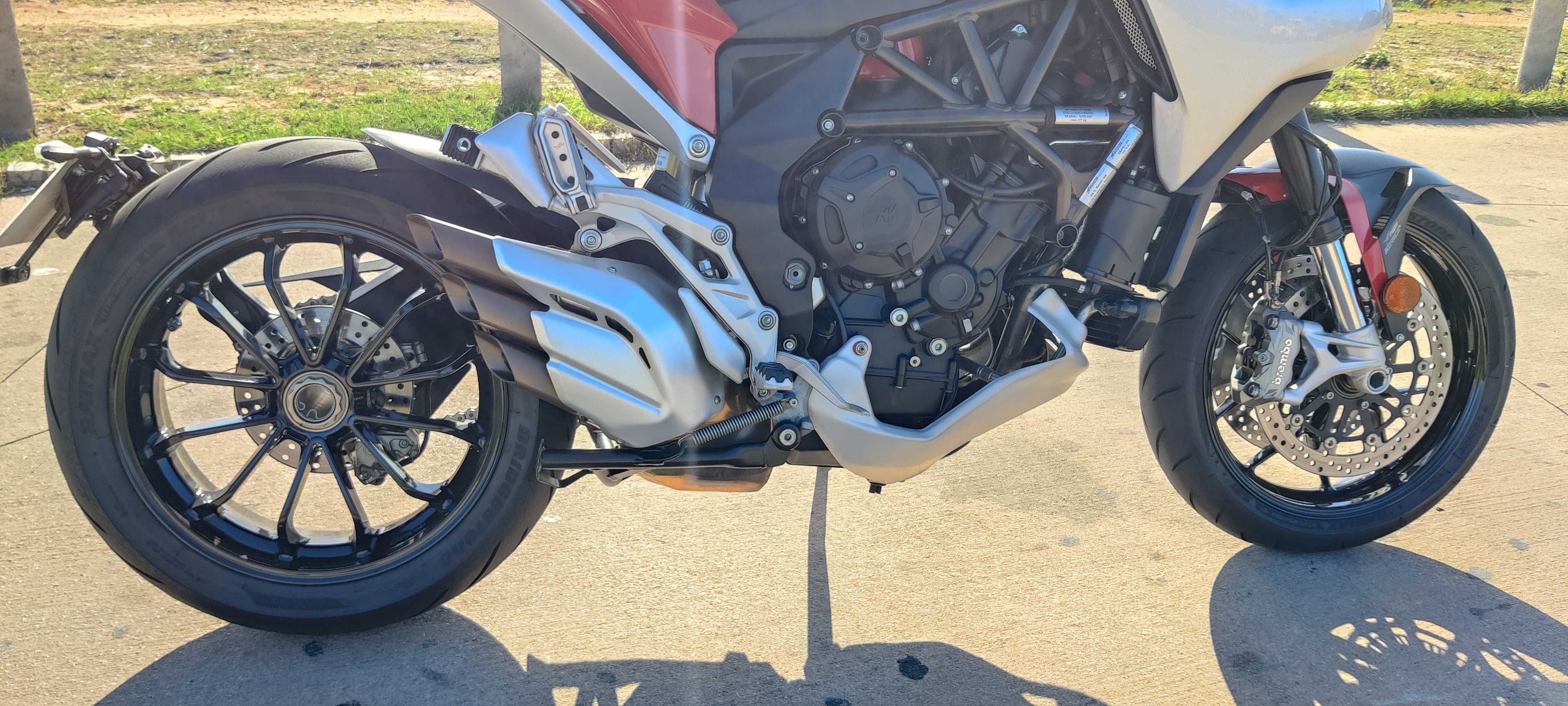 MV Agusta Turismo Veloce Lusso
