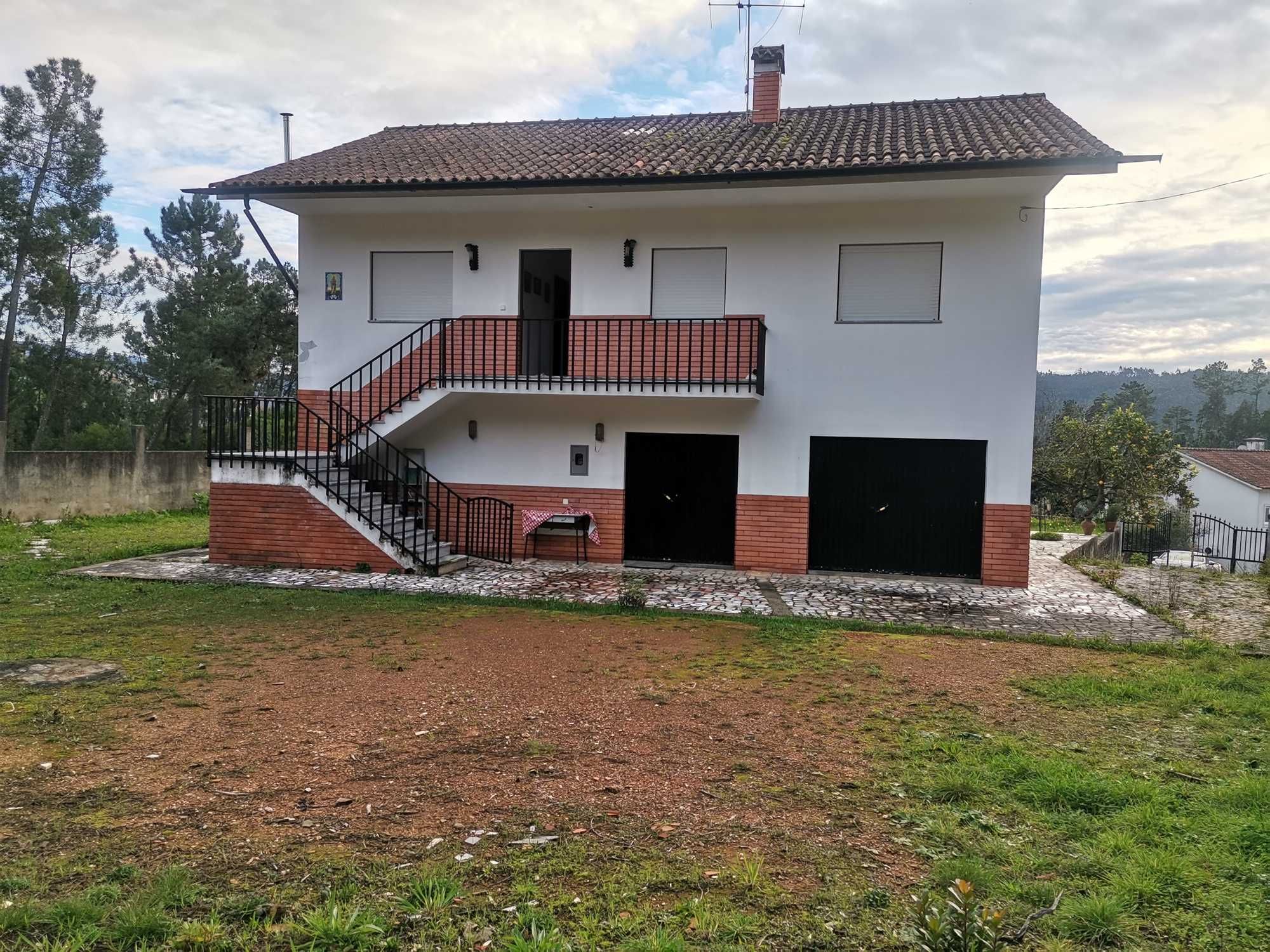 Moradia Isolada com Terreno em Moinhos, Miranda do Corvo