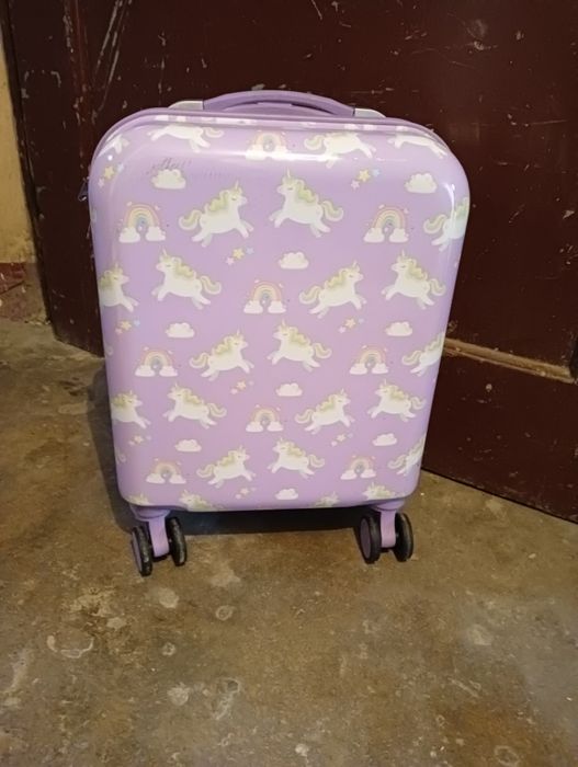 Walizka podróżna dziecięca