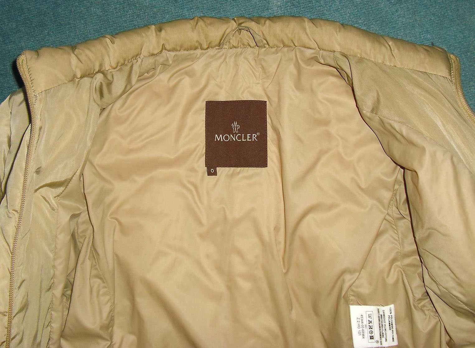 Куртка-пуховик Moncler для девочки