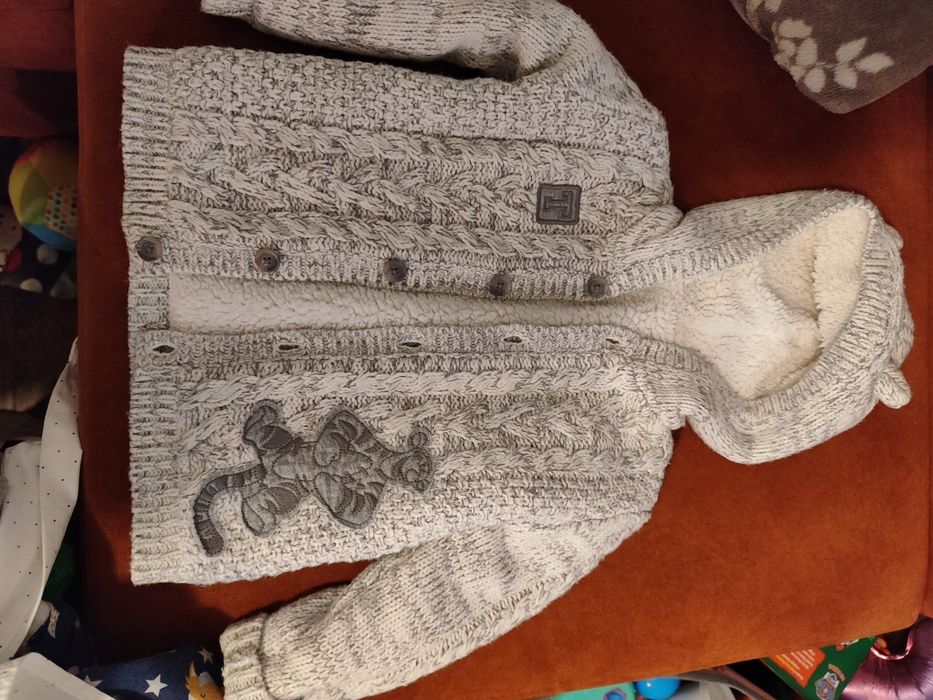 Sweterek zimowy ocieplany