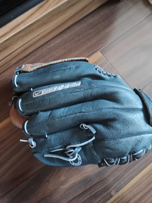 Бейсбольна рукавиця Nike