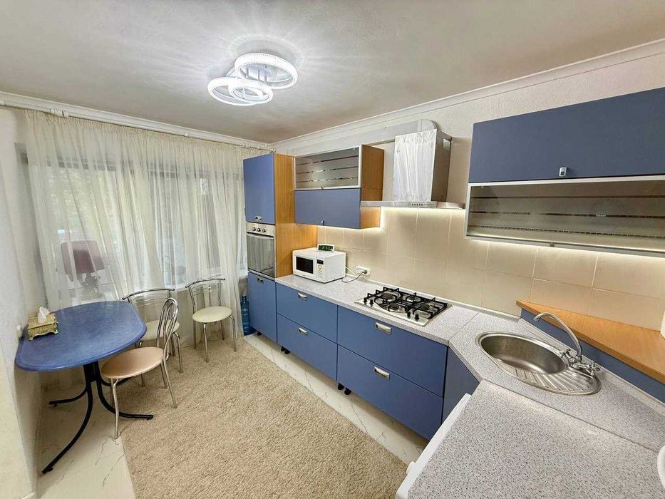 Продаю однокімнатну квартиру. Соборна. Ремонт, меблі, техніка!