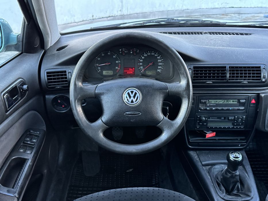 Volkswagen Passat b5 1.8 benzyna 125km Klima Hak 2kpl kół