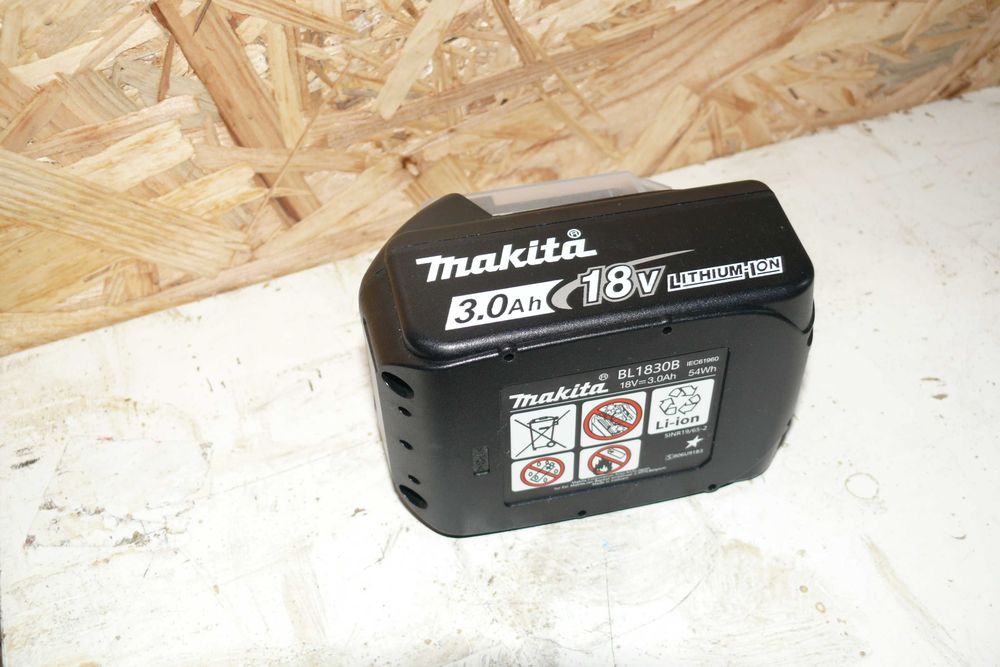 Bateria de íon de lítio  Makita.