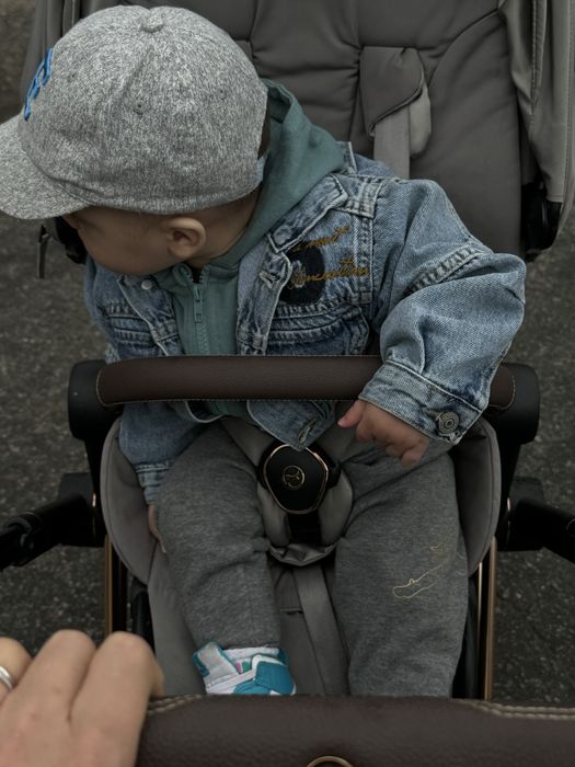 Продам чудовий візочок Cybex Priam 2 в 1. З люлькою та прогулянкою.