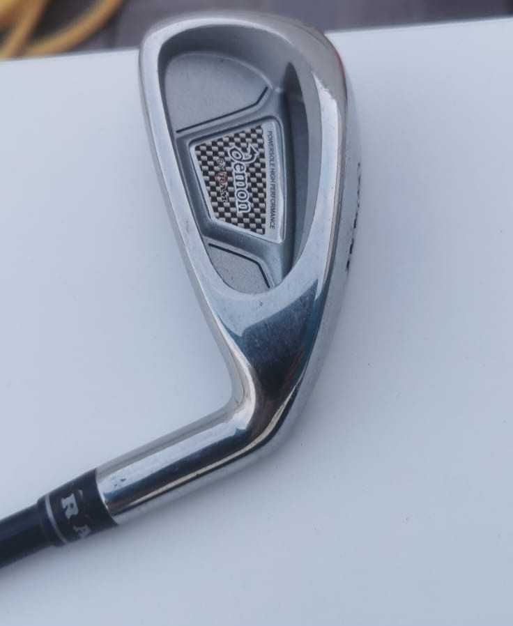 Tacos de golf como novos