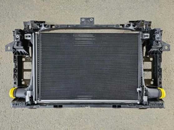 Комплект радіаторів Вентилятори передній ремінь Audi Q7 4M  Ауді