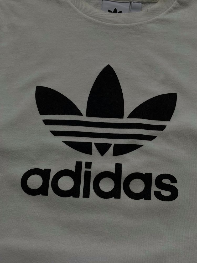 Футболка Adidas Original з великим лого/Нові колекції/Оригінал/Біла