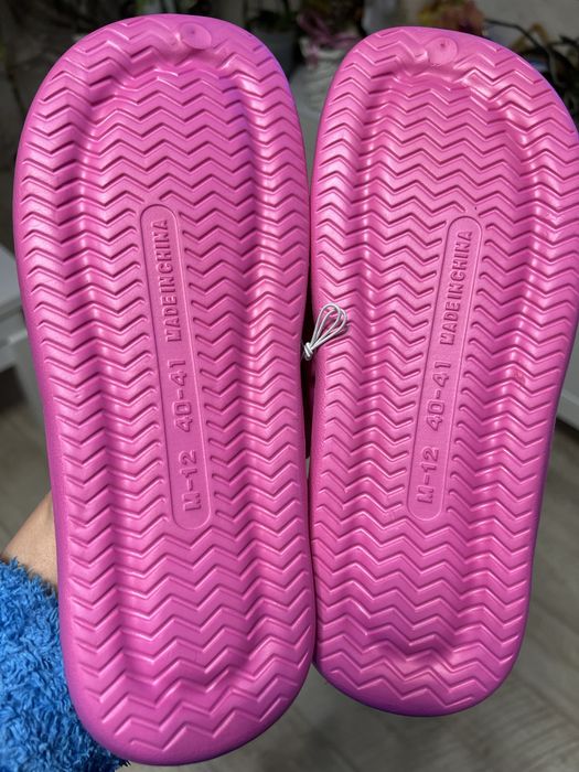 Шльопанці, вєтнамки яркі