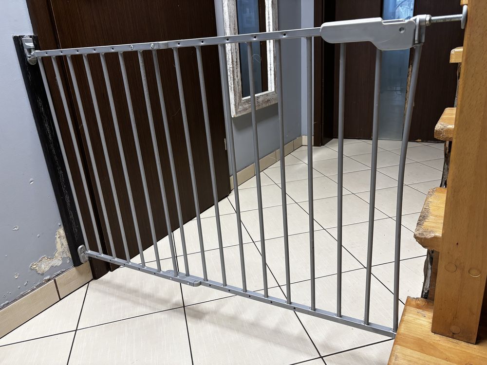Regulowana bramka na schody dla psa barierka ochronna 66-107 cm Jysk