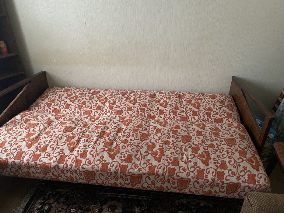 Диван-кровать (книжка) безкоштовно в доброму стані