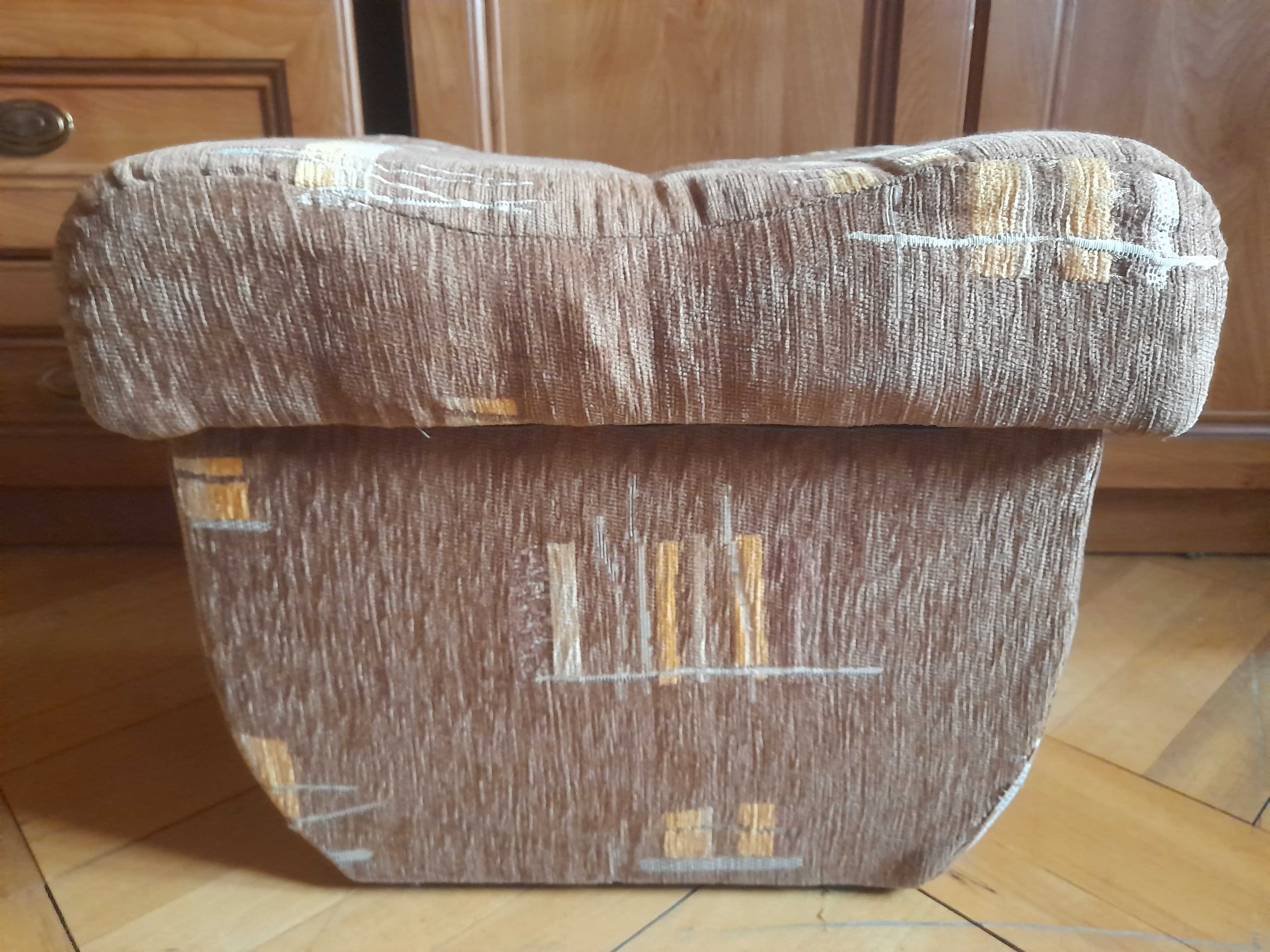 Sprzedam brązową pufę