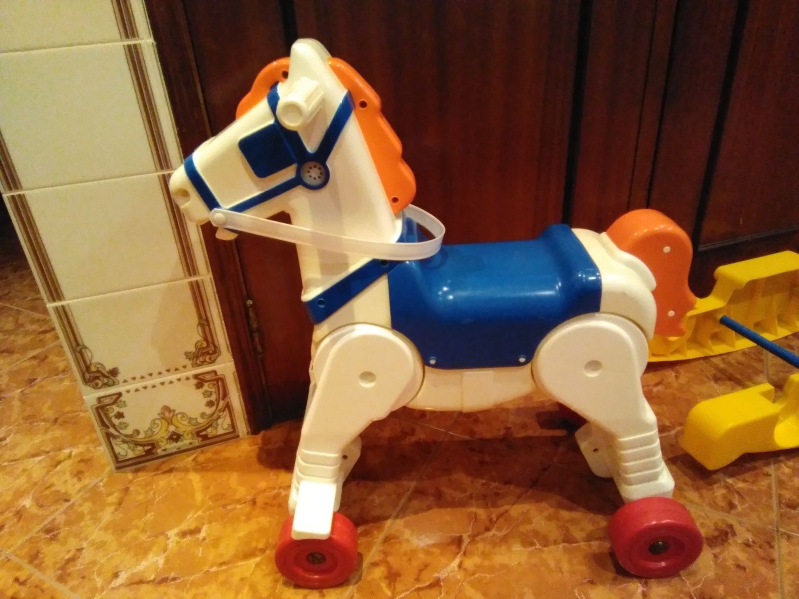 Cavalinho da Chicco brinquedo para baloiçar ou cavalgar, bebé, criança