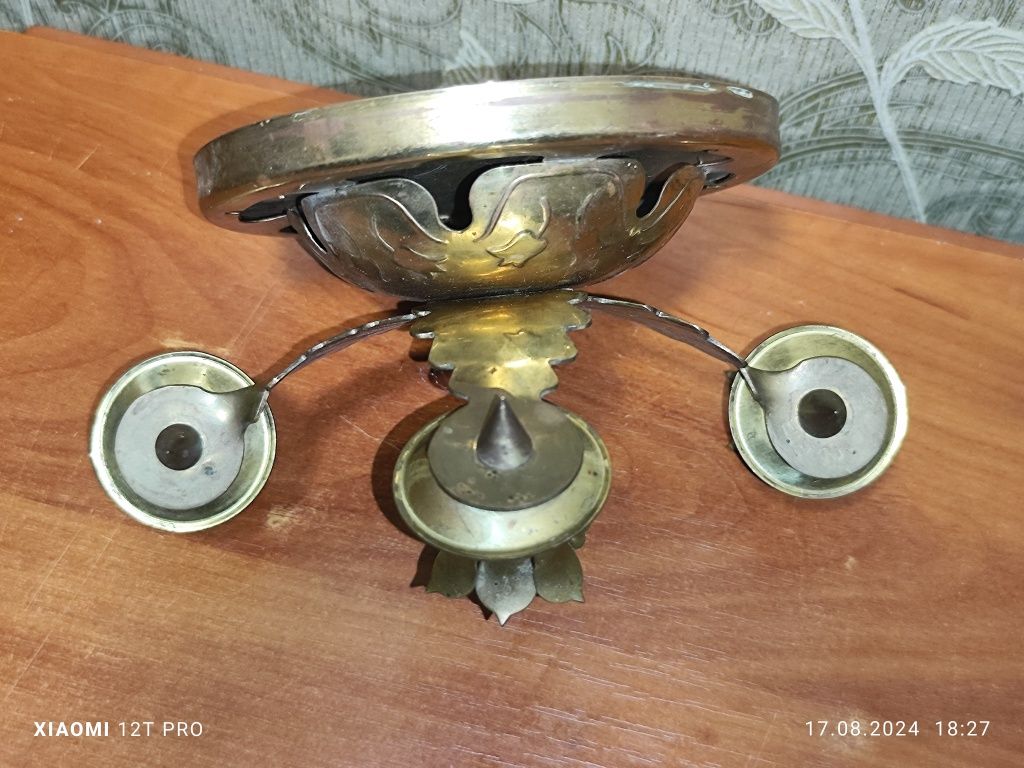 Продам подсвечник настенный